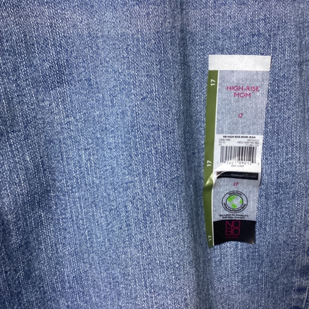 No Boundries‎ High Rise Mom Jeans - Picture 2 of 8